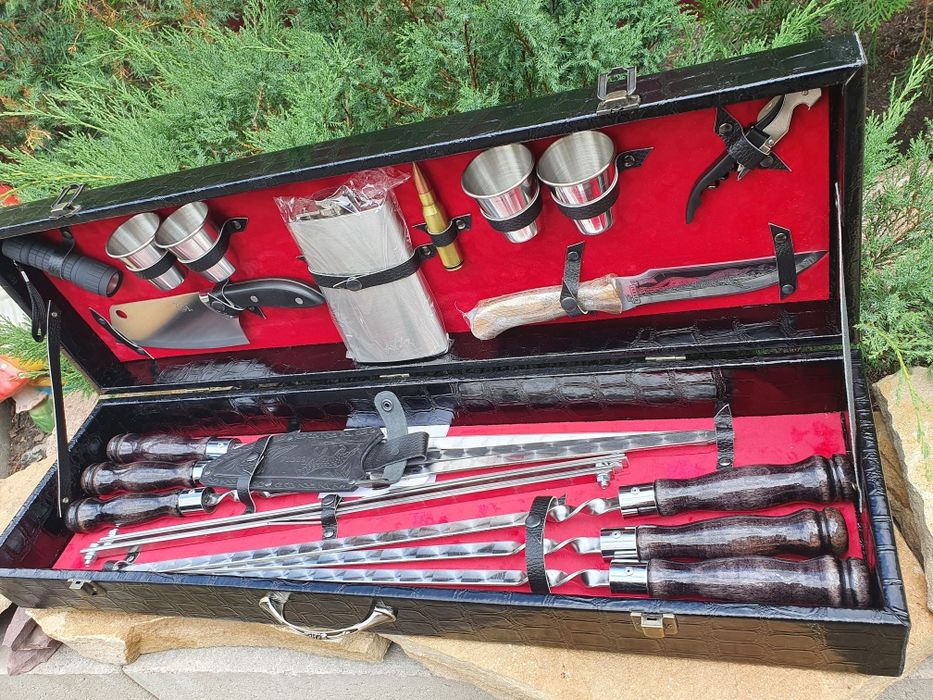 Шашлычный набор Ирбис Вип в кейсе.