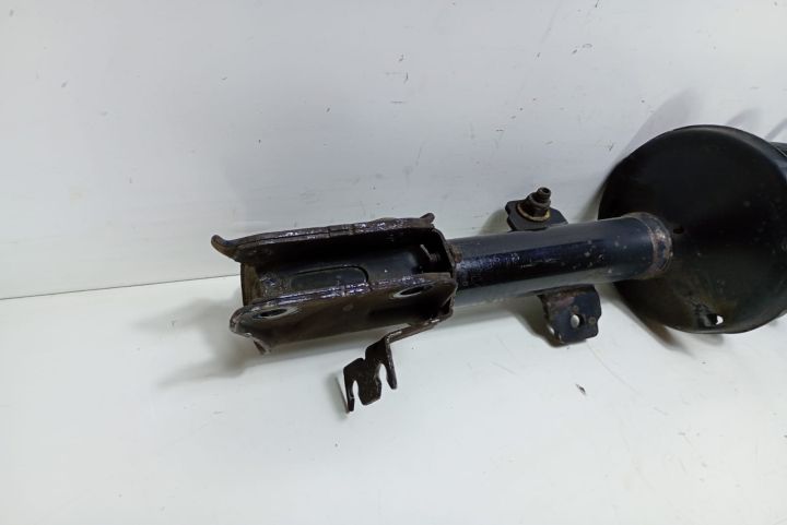 Amortizor  cu arc stanga fata 8200813791D Dacia Duster prima generati