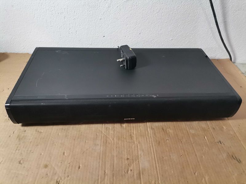 Саундбар  - Onkyo LS-T1