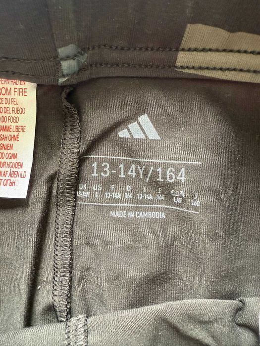 adidas клин  Essentials AOP Logo Celebration