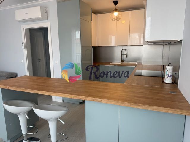 Продава се Двустаен апартамент в к.к. Св.Св. Константин и Елена - 68 кв.м за 1868 €/кв.м - Снимка #1