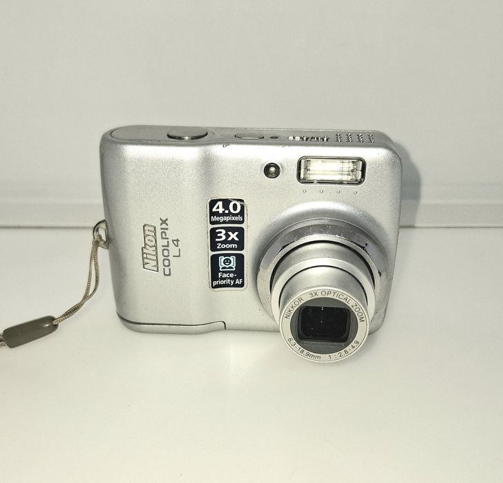 NIKON COOLPIX L4 Компактен дигитален фотоапарат