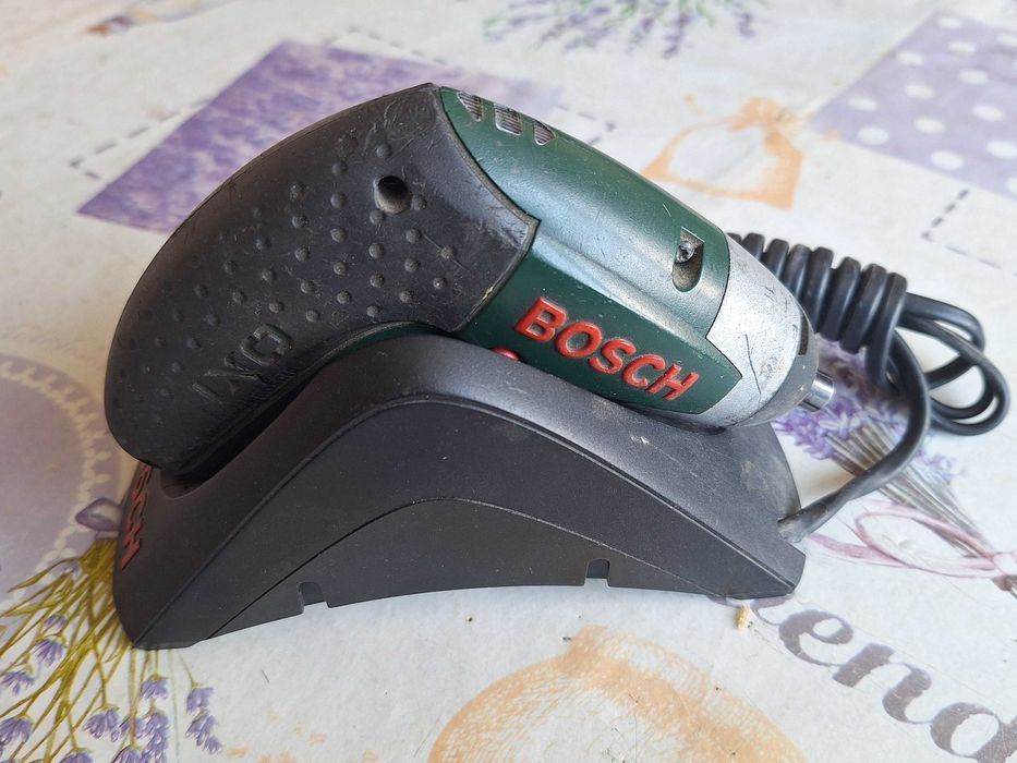 Акумулаторна отвертка BOSCH IXO