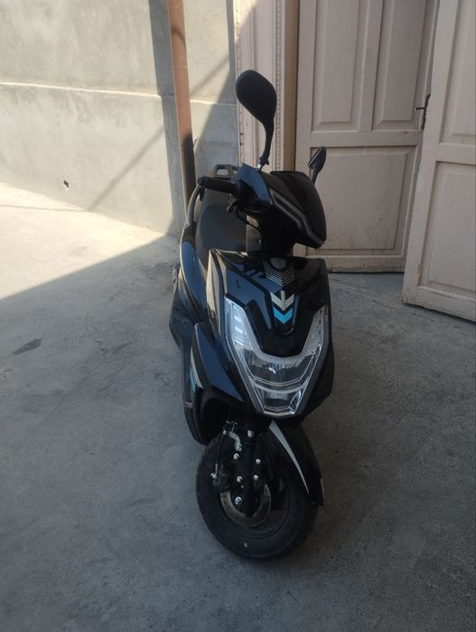 Скутер срочна сотилади