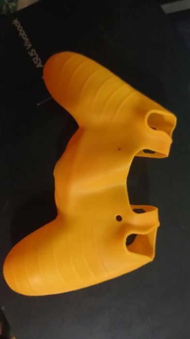 Оранжев кейс и оранжеви капачки за PS4 joystick