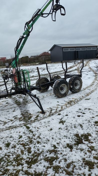 Vând schimb remorca cu graifer forestiera padure