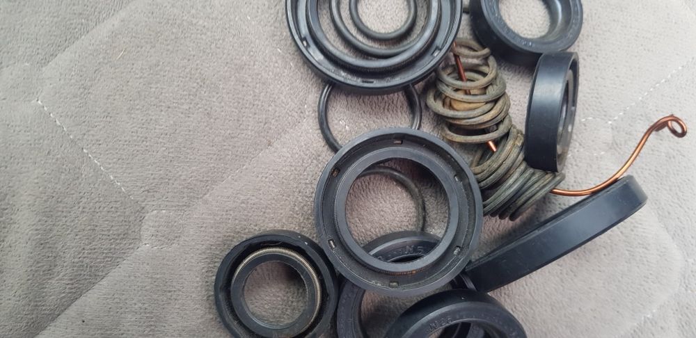 Продам сальники лобовые