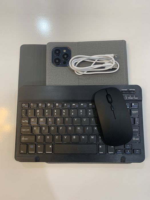 Айпад планшет продоется с комплектом