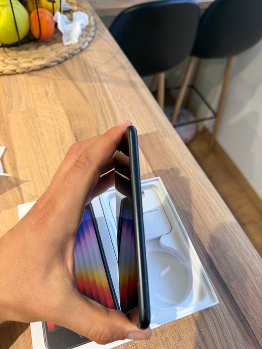 iPhone SE (2022), 64GB, Midnight