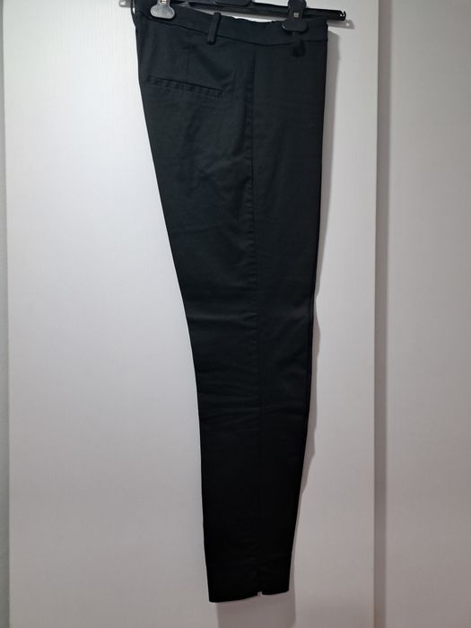 Pantaloni tip tigareta