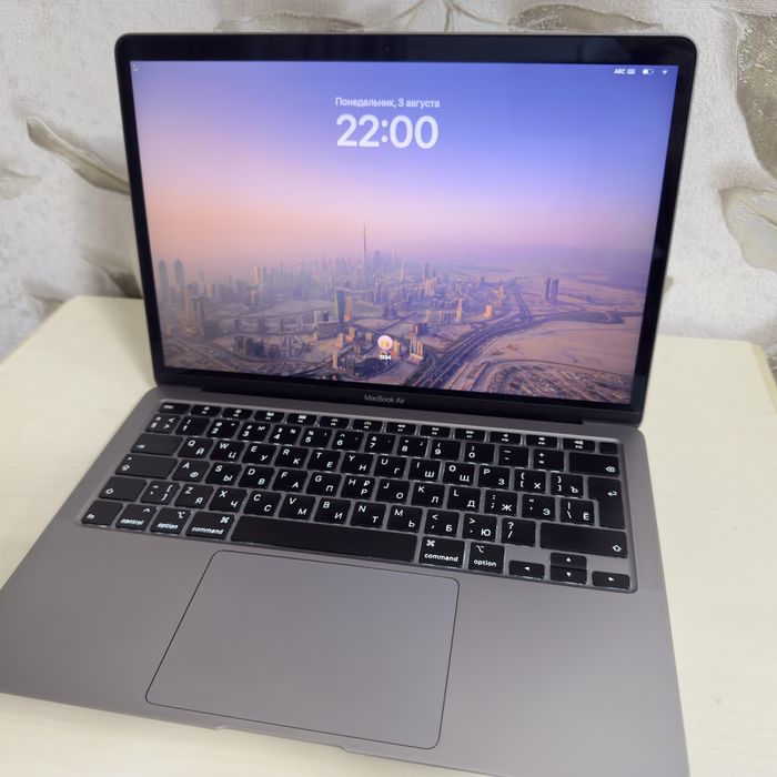 MacBook Air 2020 i5 / 8GB / 512GB SSD