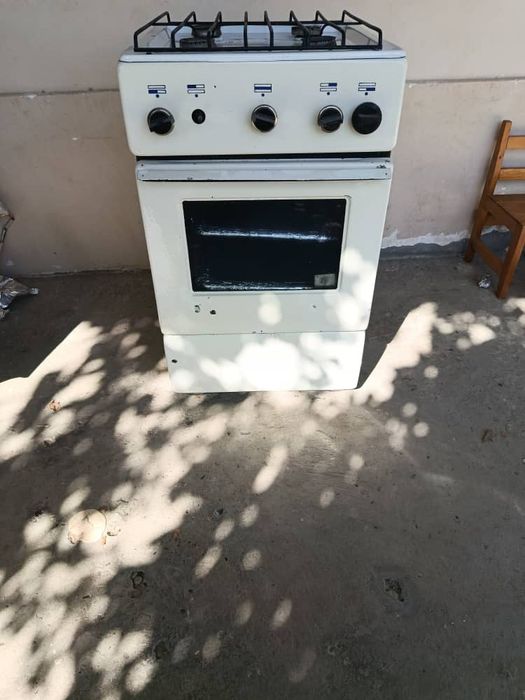 Газ духовка сотилади.