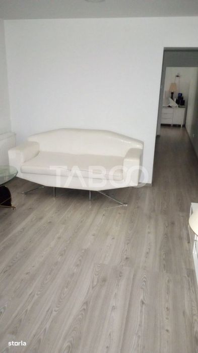 Apartament cu 3 camere in Gheorgheni zona Iulius cu boxa la subsol — fotografia 1