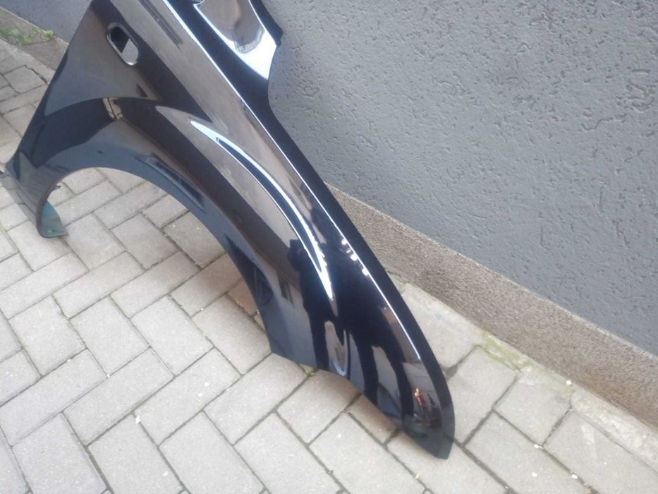 Aripa Fata Dreapta Ford Focus 2/II 2004-2008 Vopsita Negru
