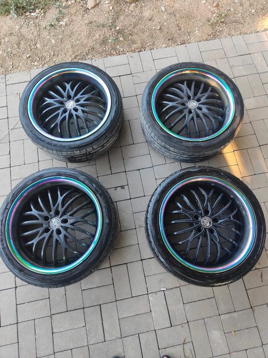 Продам диски R20 с шинами 245/40/20