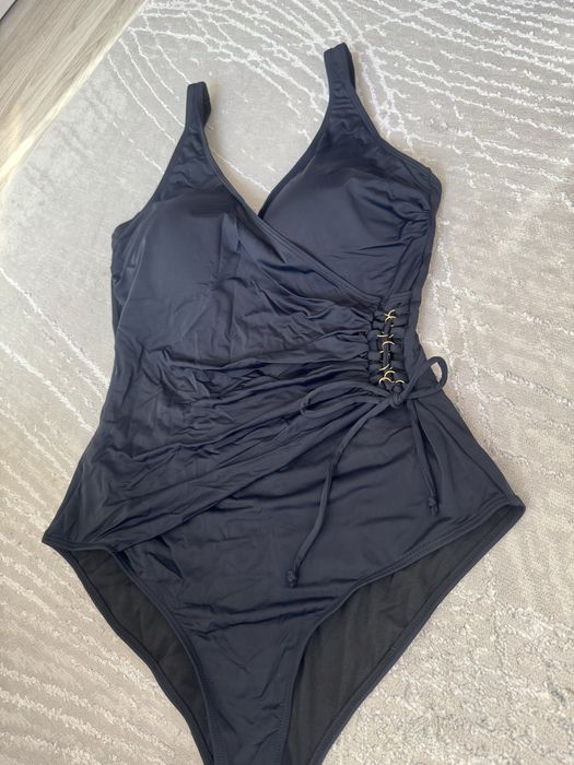 Бански костюм черно