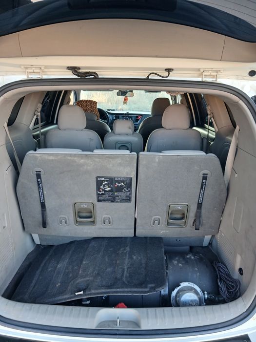Kia sedona 2019 srochna sotiladi