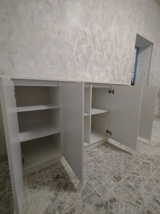 Комод 4 дверей 6 полки с ЛДСП