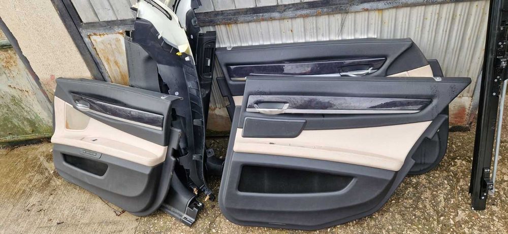 Кори на врати и задна седалка BMW 750i F01