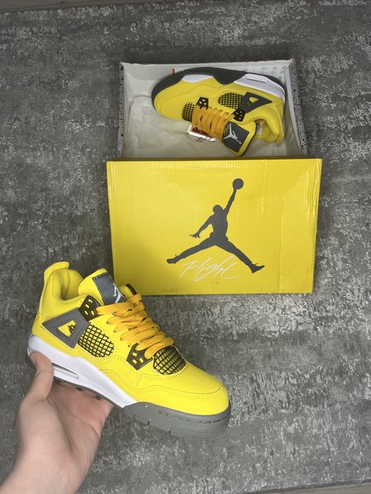 Jordan 4 Retro Lightning