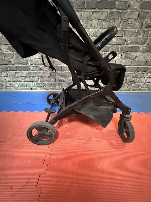 Коляска Черная хорошая б/2