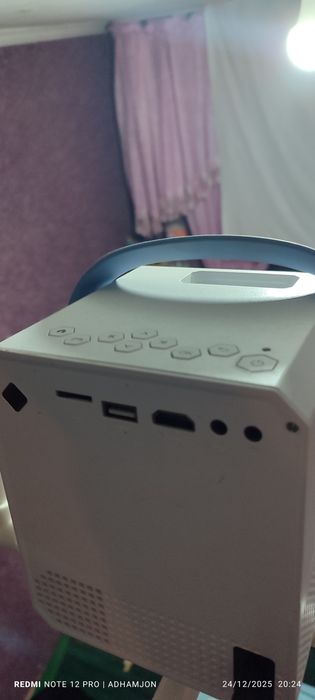 Проектор сотилади