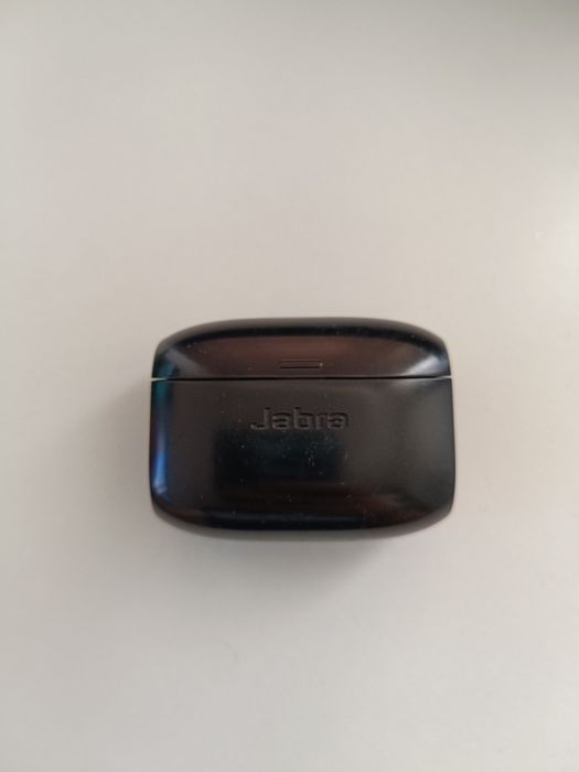 Vand casti bluetooth Jabra rezistente la apa