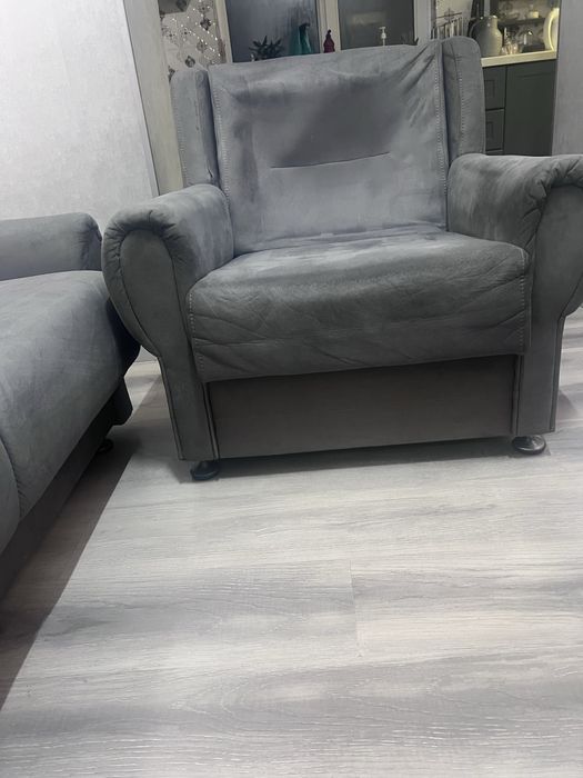 Продается диван и 2 кресла