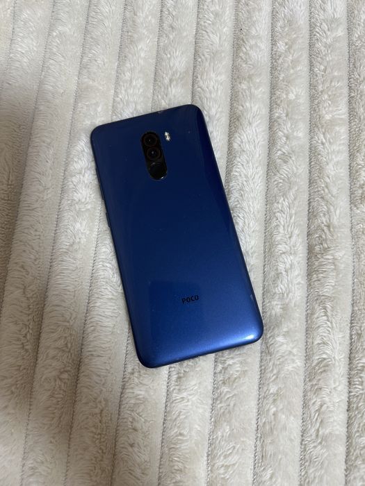 Продам смартфон  POCO F1 6/128Гб