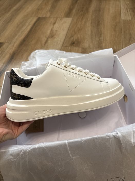 Обувки GUESS, неизползвани