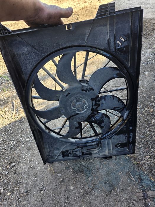 Перка за охлаждане на Mercedes W211 320 бензин 2007 година