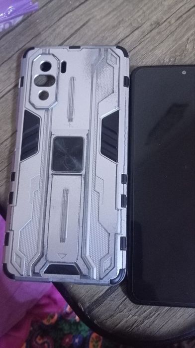 Poco F3 6/128 игровой коробка есть