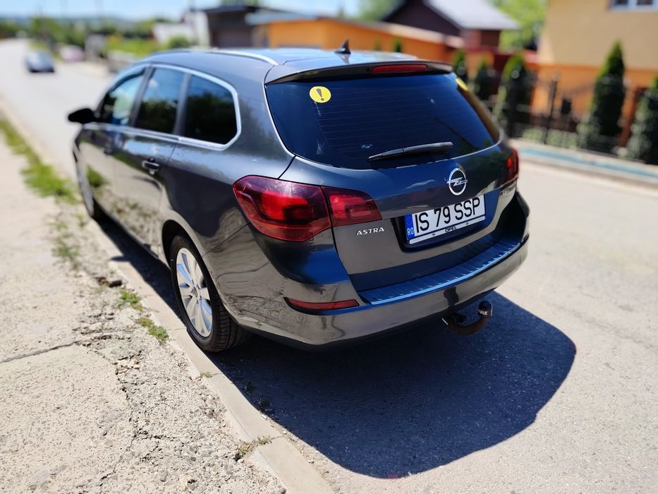 Opel Astra Sports Tourer 1.7CDTI 125CP 2012