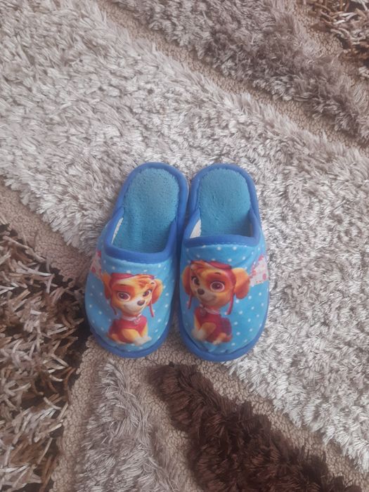 Продам детскую обувь