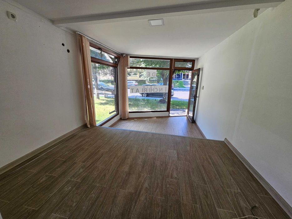 Spatiu comercial Mangalia str Rozelor