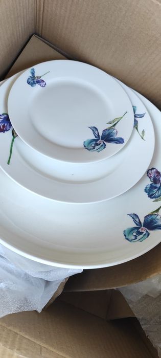 Столовый сервиз 51 предмет