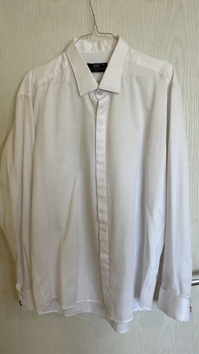 Костюм с риза (обличани веднъж)