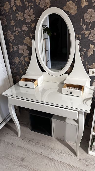 Туалетный столик трюмо