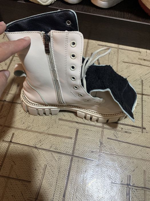 Продам ботинки