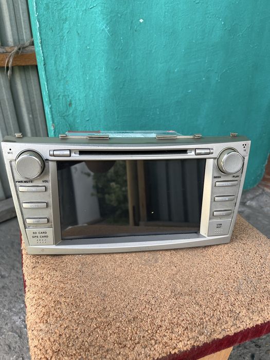 Продам оригинальный магнитафон от камри 40-45
