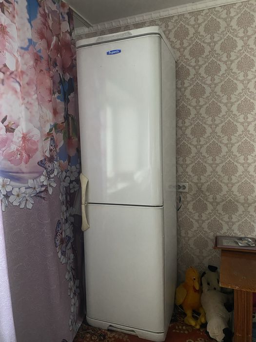 Холодильник Бирюса