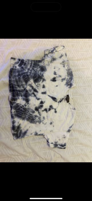 панталони-черен и зелен, бял суичер, къса блуза, черен суичер с цип