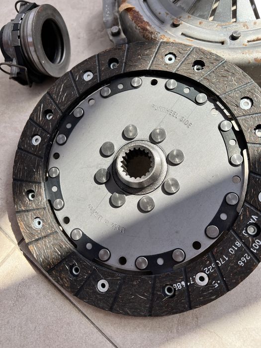 Комплект съединител и аксиален лагер за Jeep Cherokee (KJ) 2.4 2003г