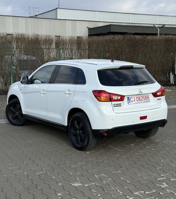 * Vând Mitsubishi ASX * 1.8 DI-D * 4x4 , 2x4  * Carte service* EURO 5*