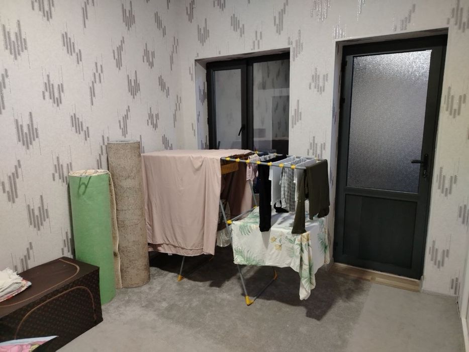 Srochna 4 xonaliy uchastka