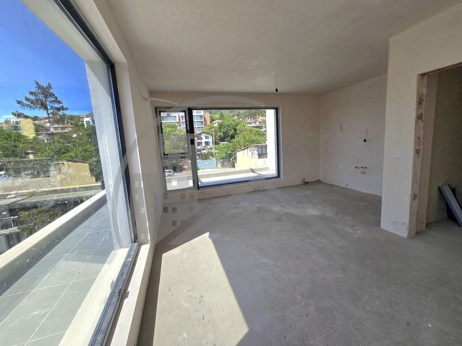 Продава се Тристаен апартамент в Варна, Бриз - 100 кв.м за 1960 €/кв.м - Снимка #1