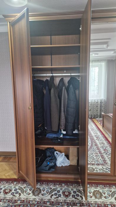 Продам спальный гарнитур