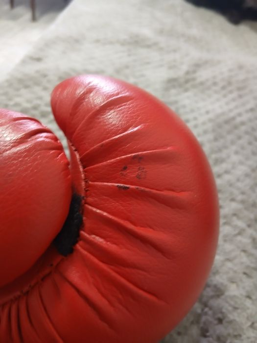 Перчатки для бокса everlast красные