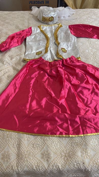 Казахское розовое платье