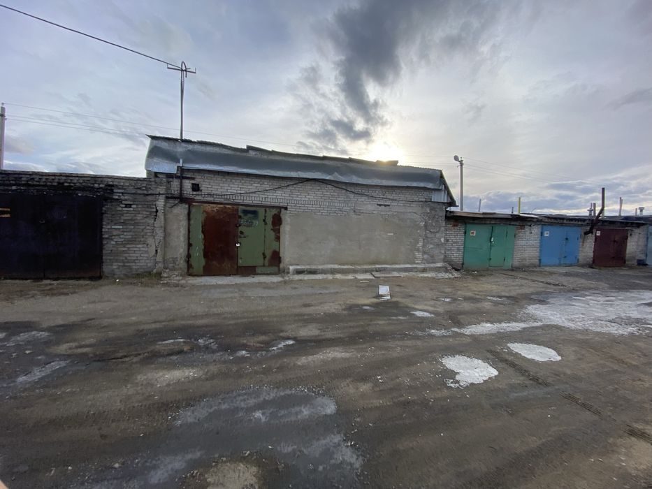 Гараж - цех и два токарных станка